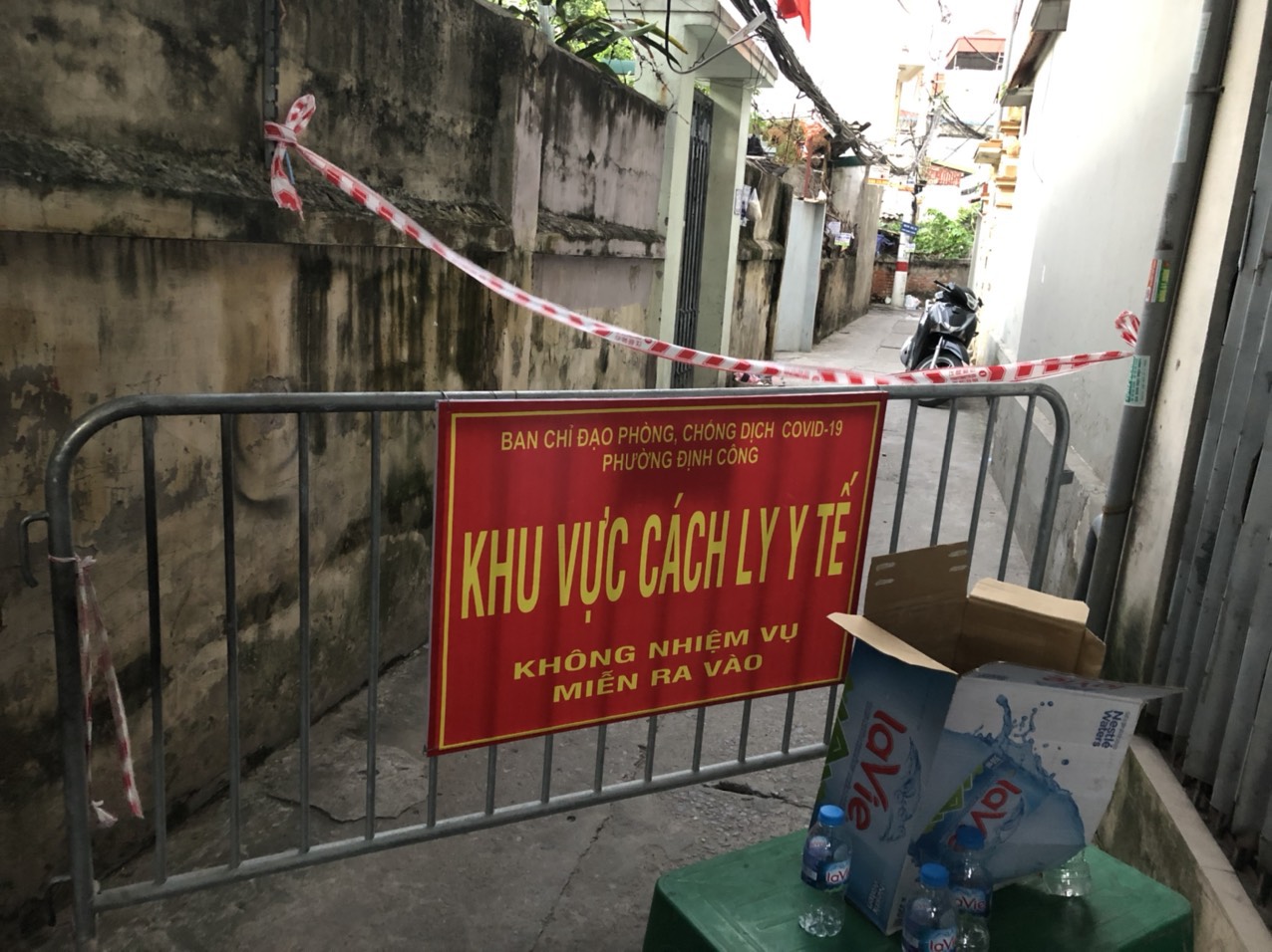 Chủ tịch UBND thành phố Hà Nội: ưu tiên ngăn chặn mầm bệnh xâm nhập, không “ngăn sông cấm chợ”